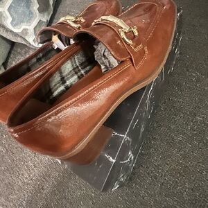 Cushionaire Women's Tan Loafers